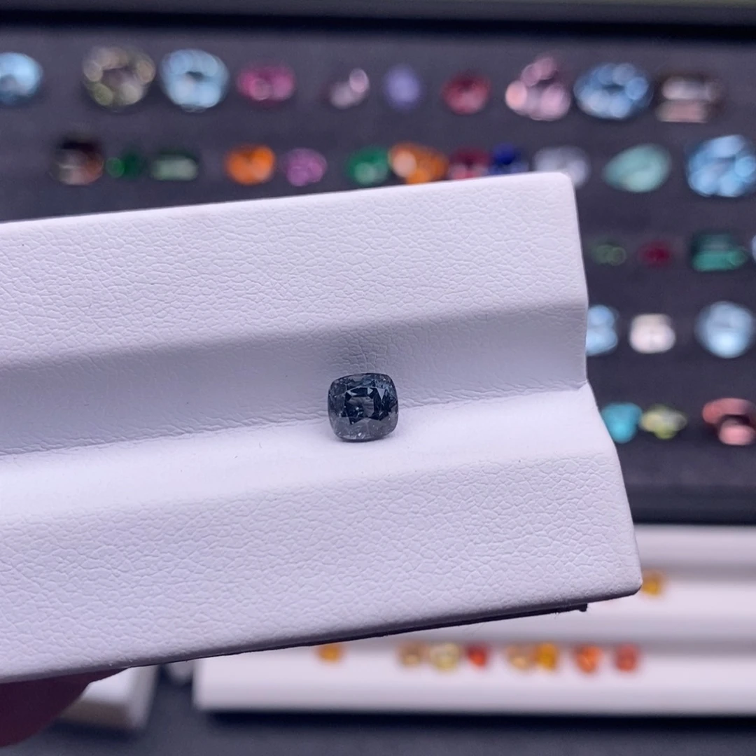 尖晶石裸石未镶嵌