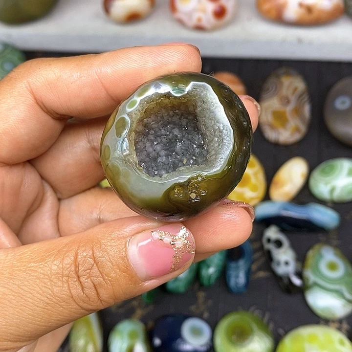 聚宝盆花眼玛瑙，