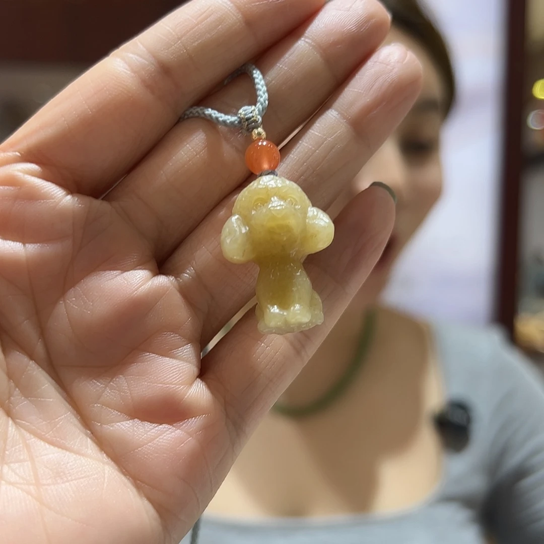 和田玉（糖玉）未镶嵌吊坠(赠链)生肖狗狗吊坠