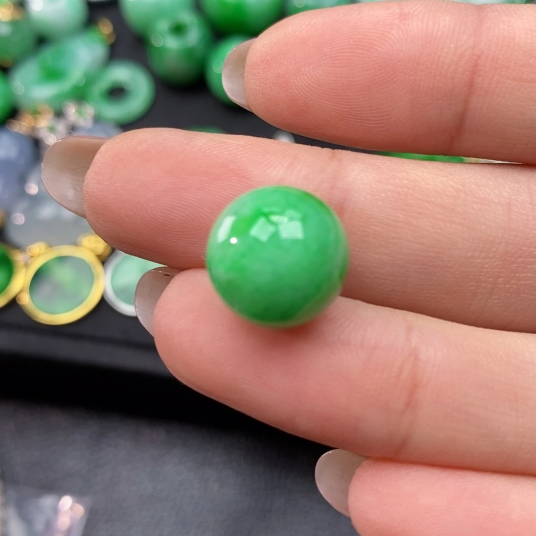 翡翠颈饰未镶嵌卡12.4