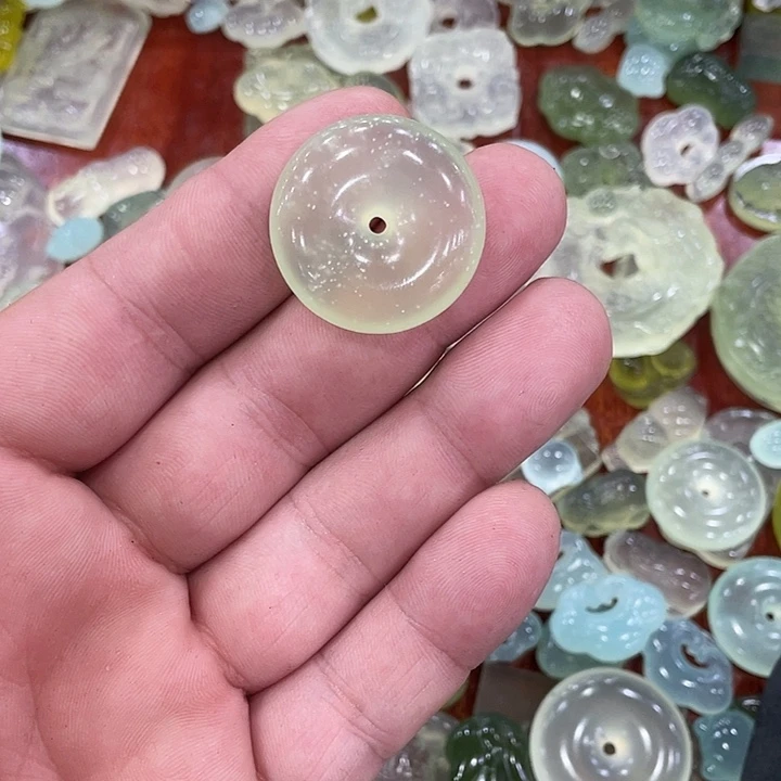 合金蛇纹石玉颈饰