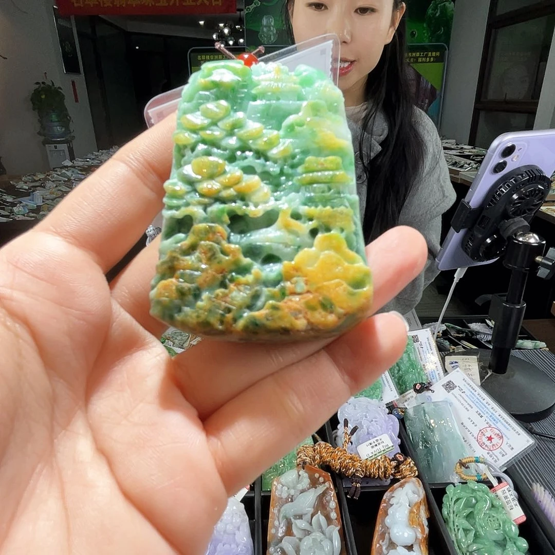 颈饰未镶嵌翡翠一