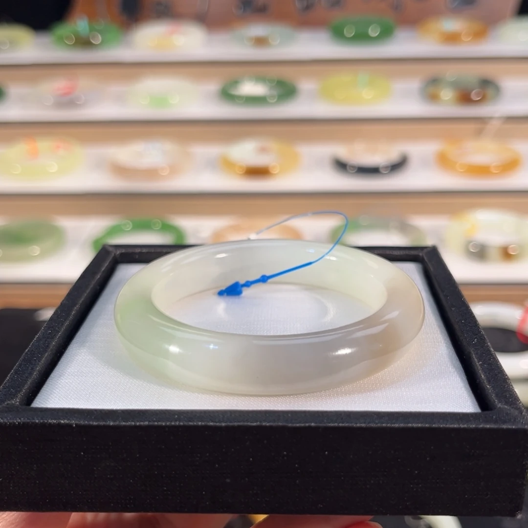 和田玉未镶嵌手镯  「粉紫翠白」四色！包容很少