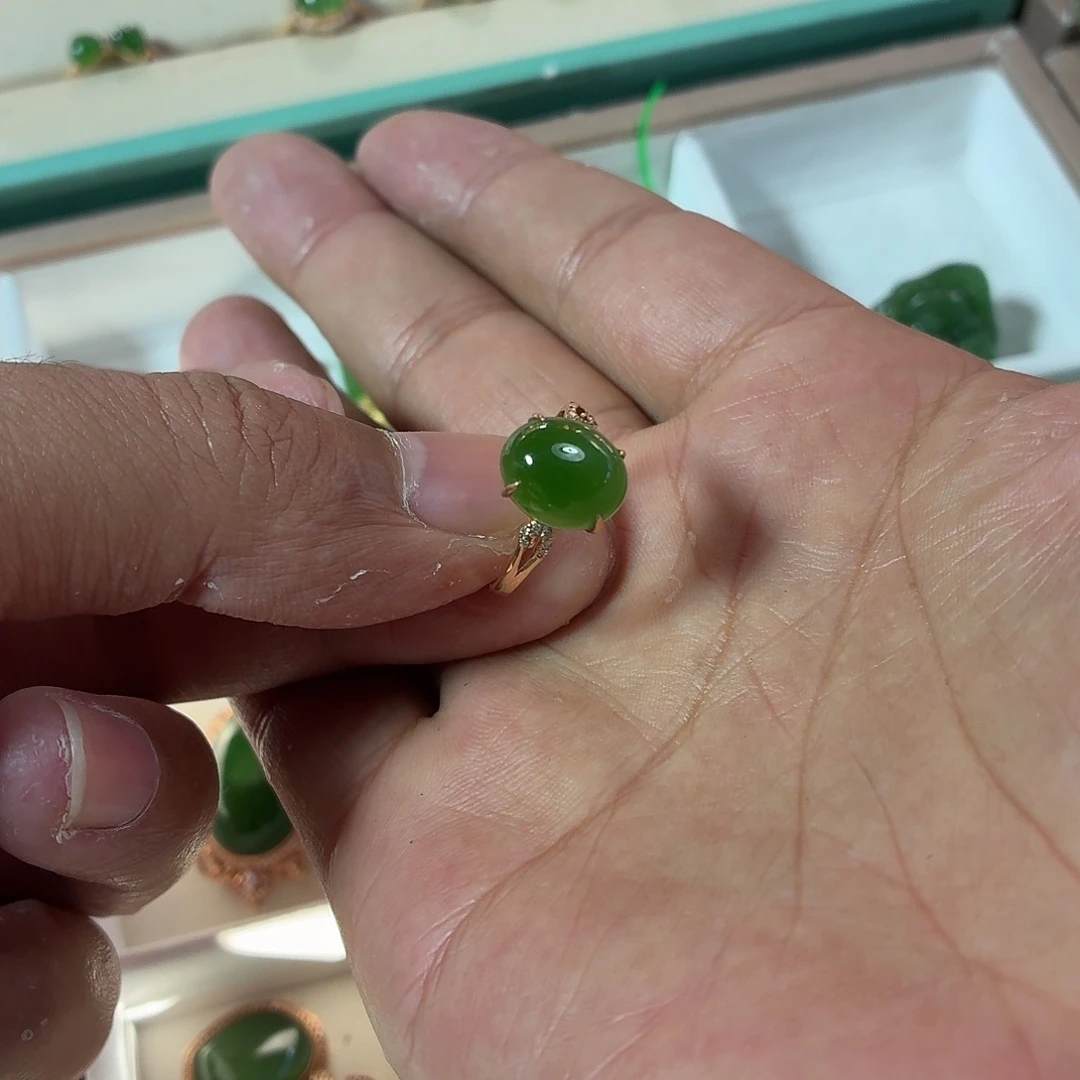 和田玉未镶嵌戒指