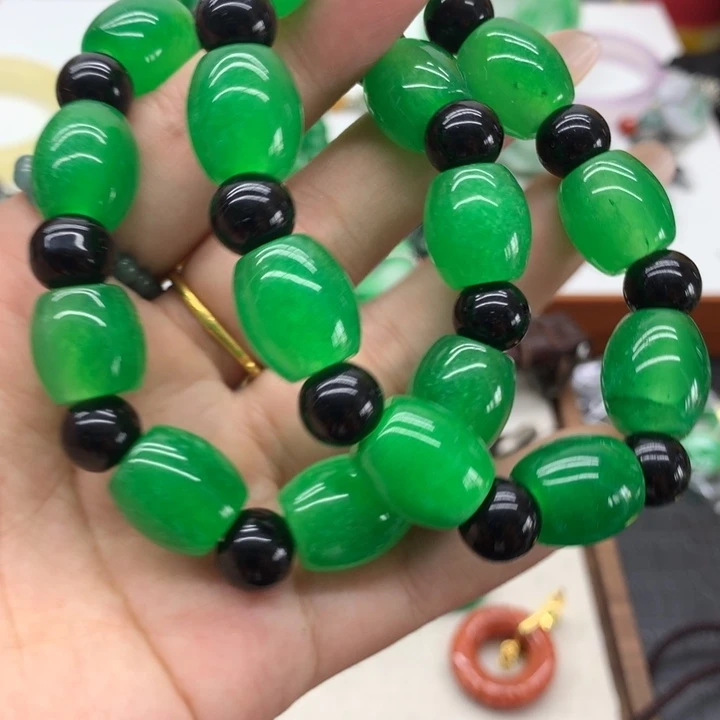 颈饰未镶嵌翡翠吊坠