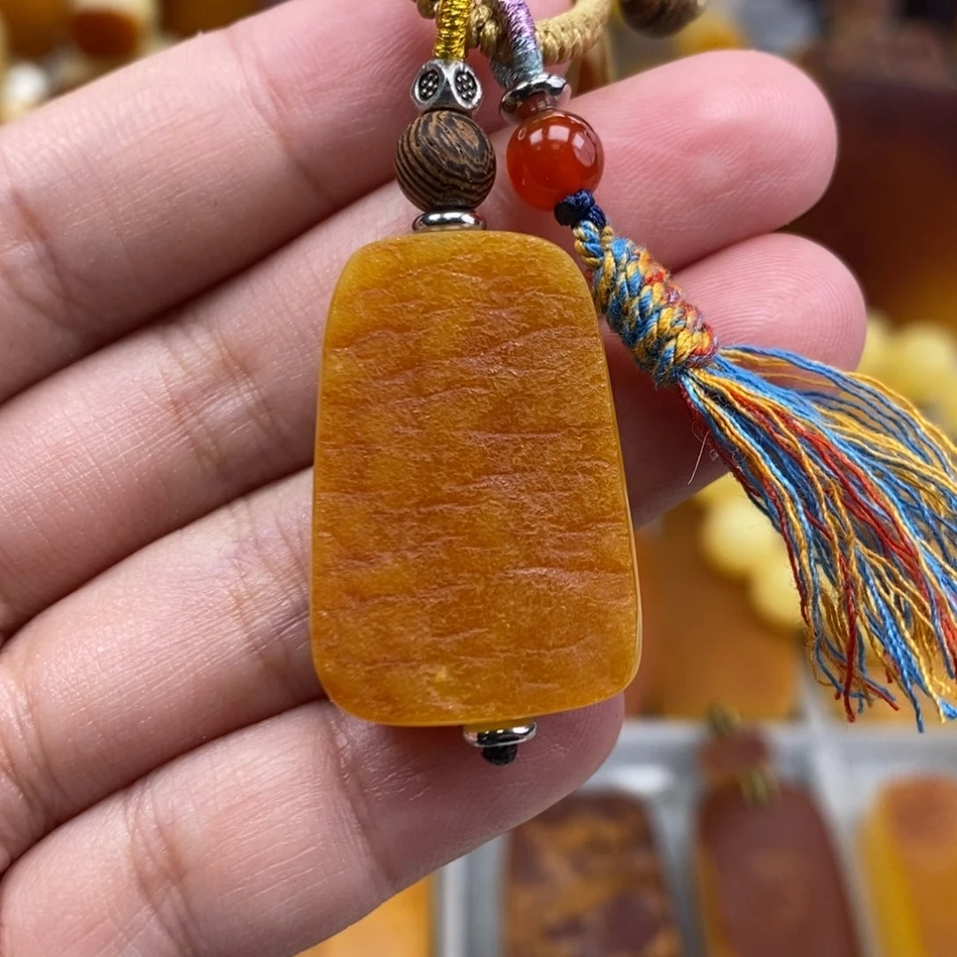 琥珀吊坠(赠链)未镶嵌