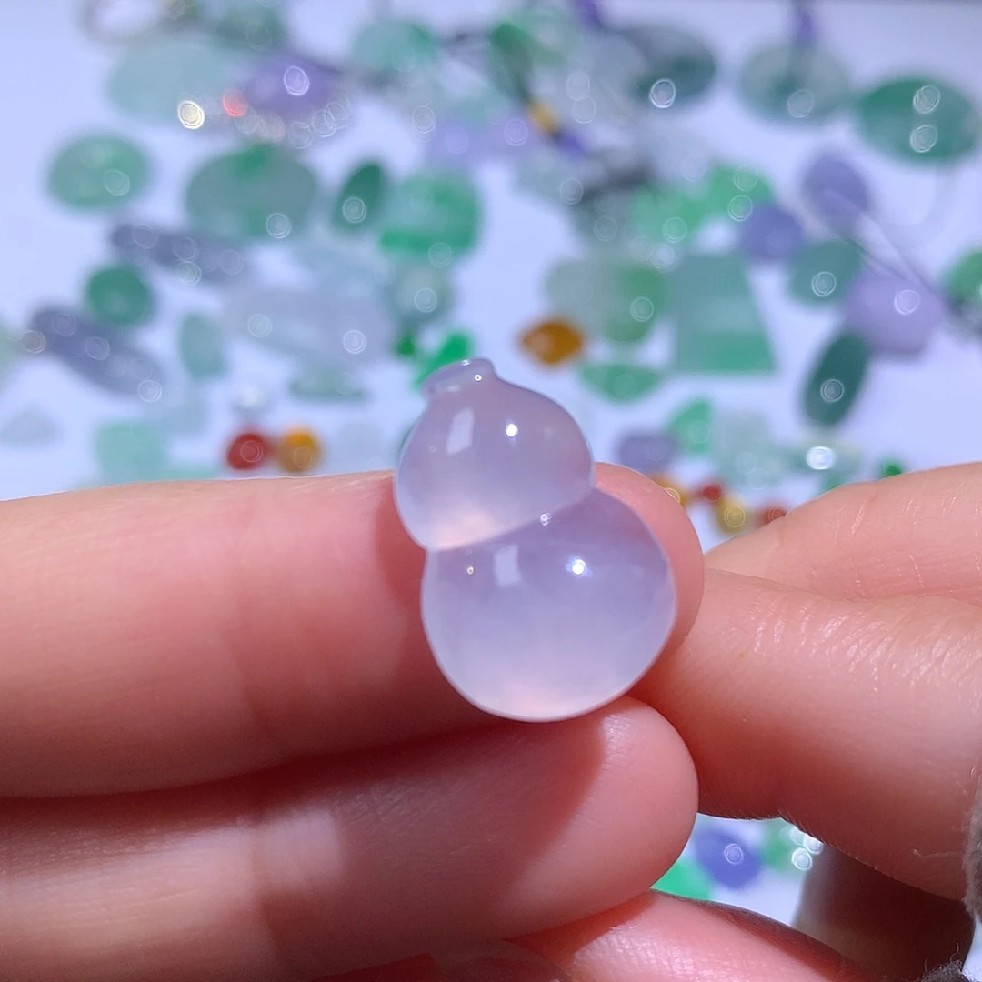 翡翠颈饰未镶嵌葫芦