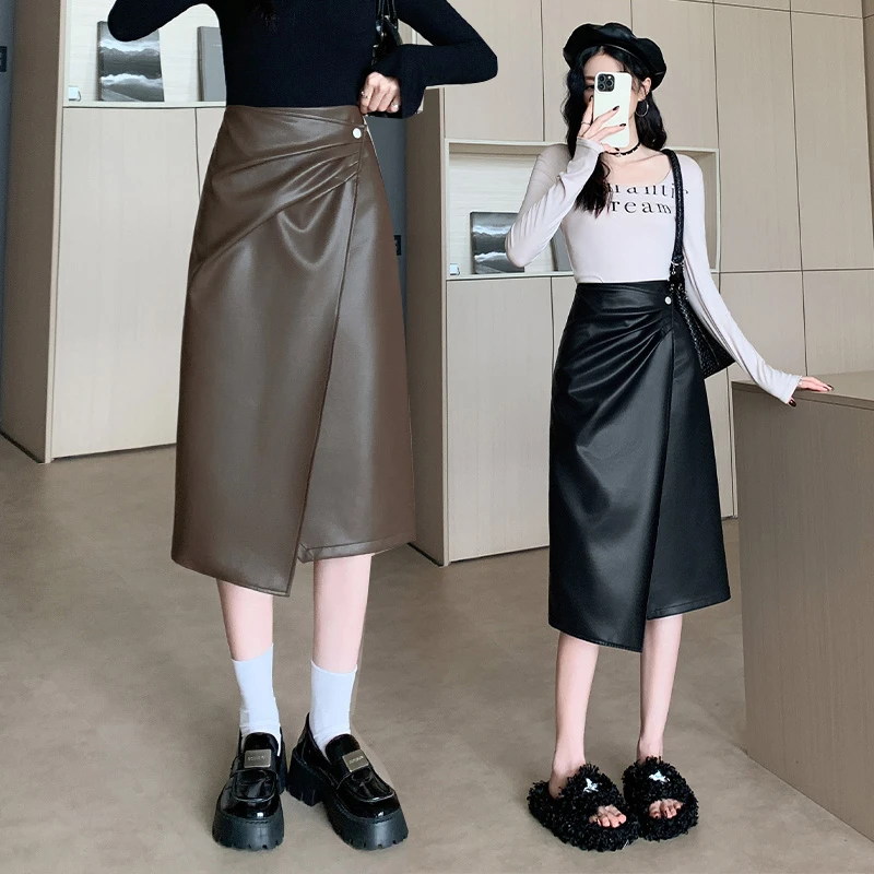 大码pu皮半身裙女2025秋冬新款高腰中长款褶皱不规则包臀长裙