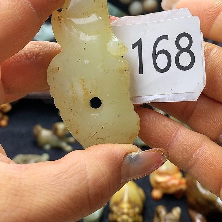 和田玉未镶嵌车挂