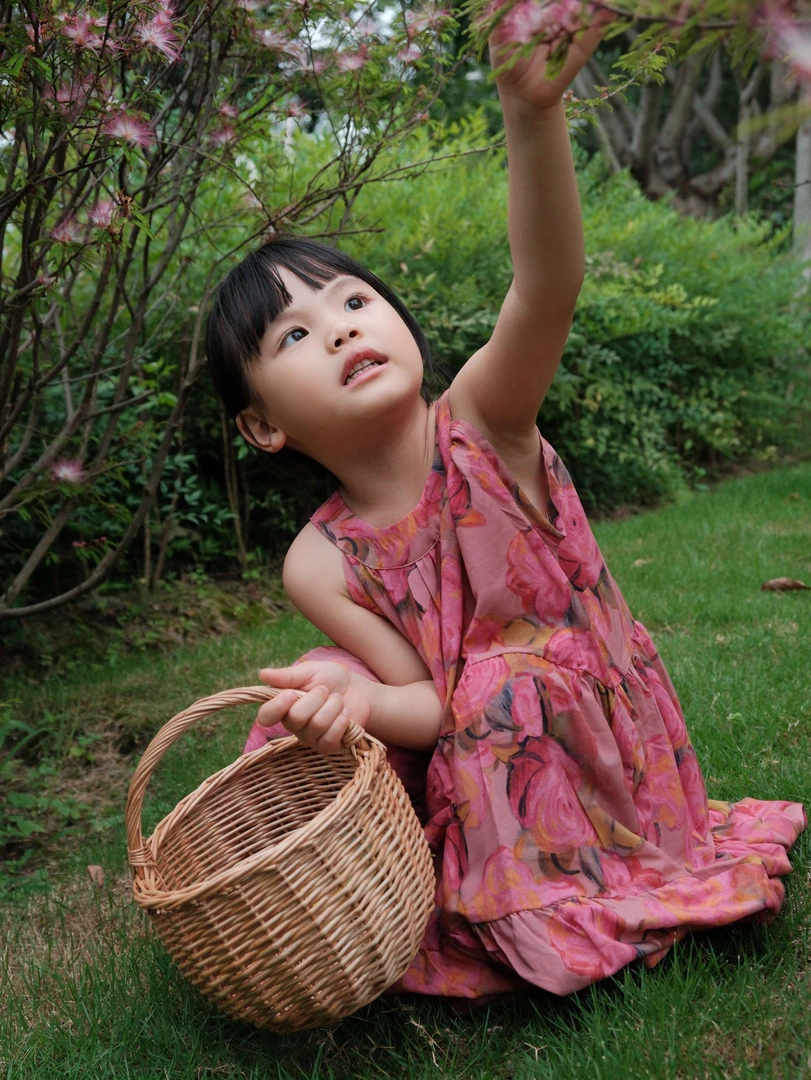 儿童显瘦人造棉连衣裙女童棉绸碎花休闲风A字裙人棉女孩夏2025381