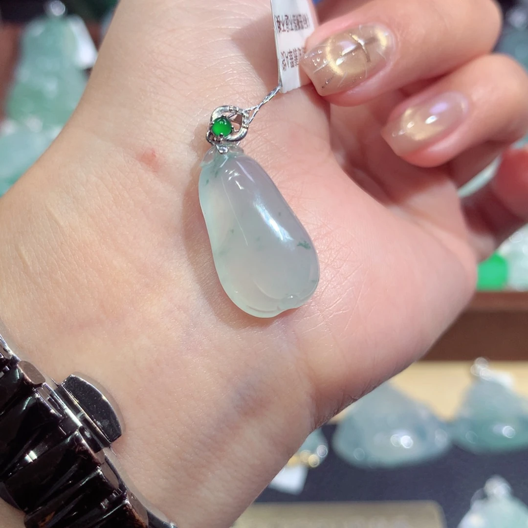 吊坠(不含链)18K金镶嵌翡翠