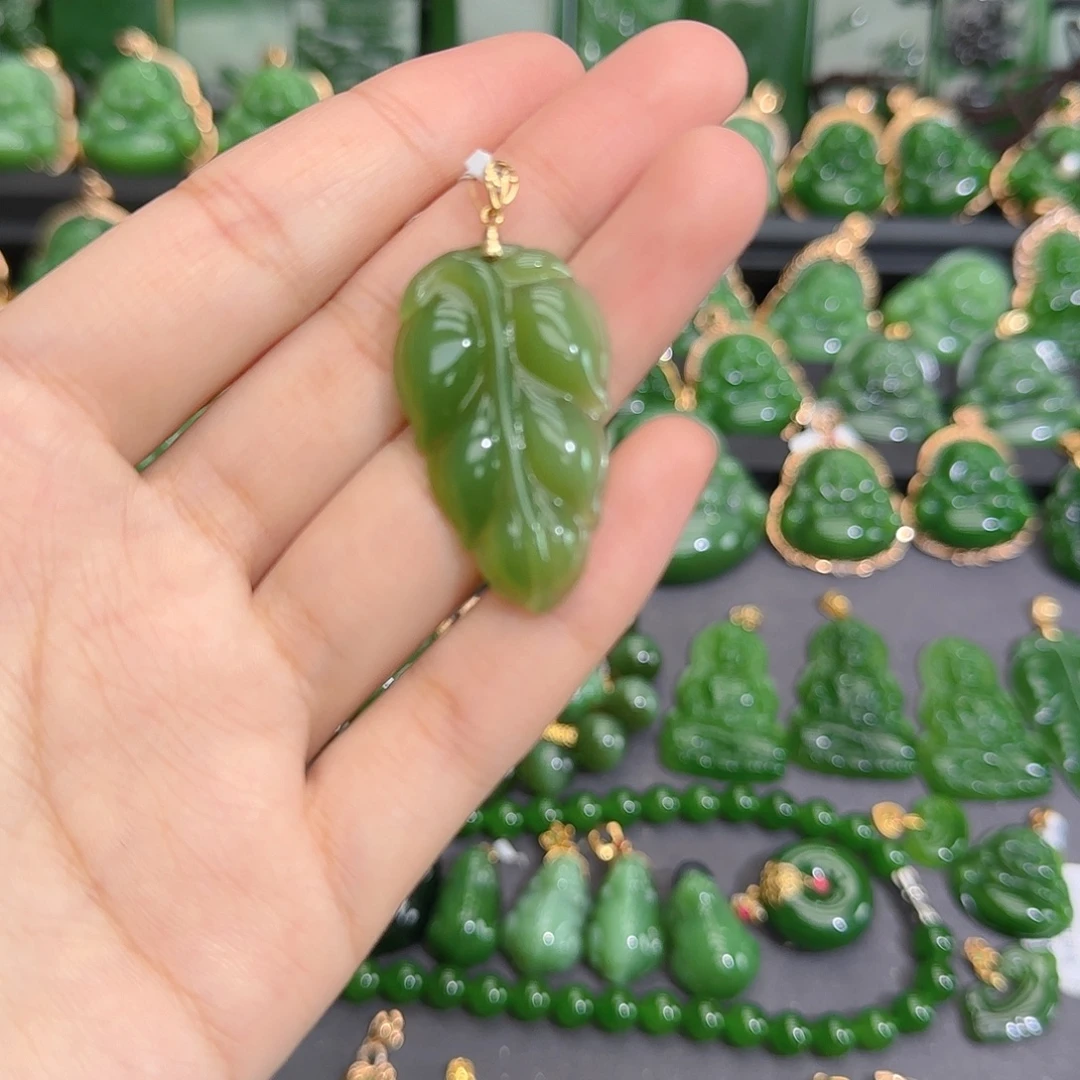 和田玉（碧玉）18K金镶嵌颈饰