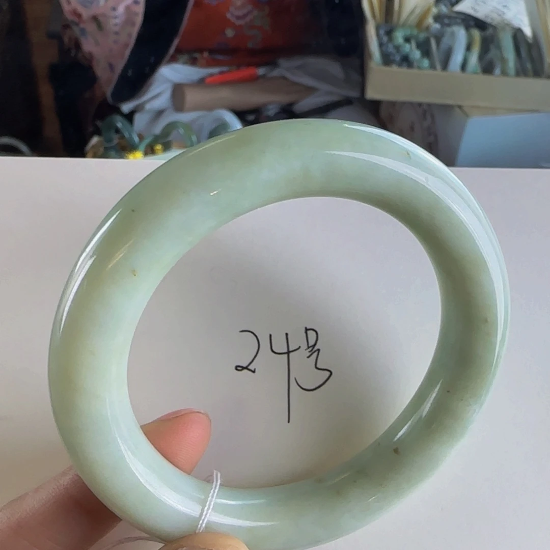 翡翠手镯未镶嵌老坑57圈