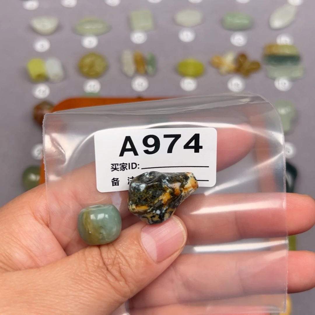 未镶嵌蛇纹石玉颈饰小*子