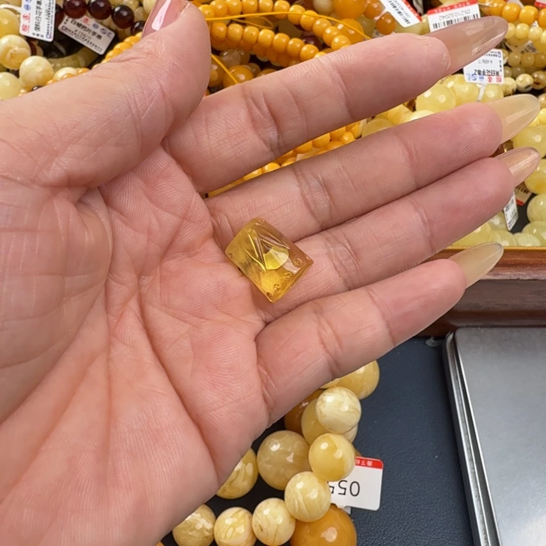 琥珀未镶嵌珠宝奇石