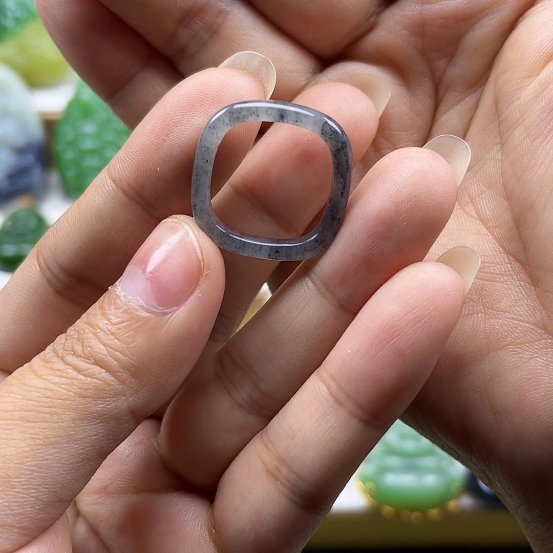 土****和田玉未镶嵌戒指