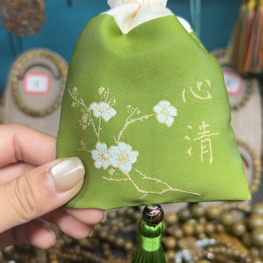 维腊木（绿檀）无事牌