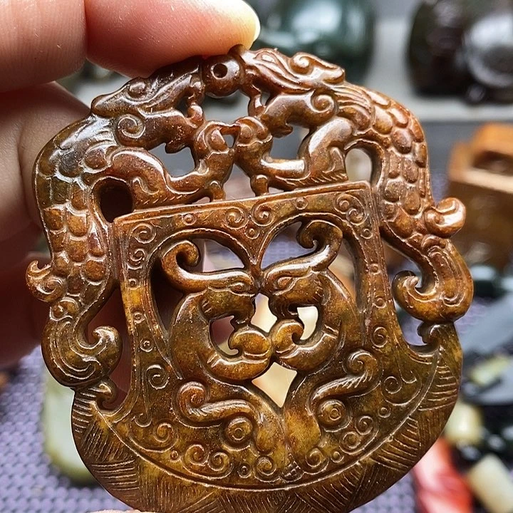 未镶嵌蛇纹石玉颈饰