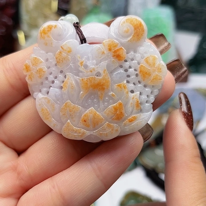 翡翠未镶嵌颈饰挂件