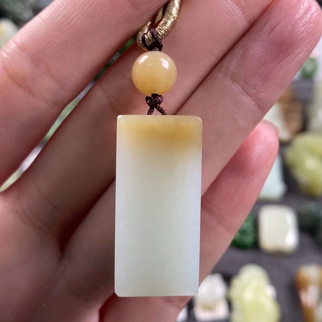 贪***痴和田玉未镶嵌颈饰