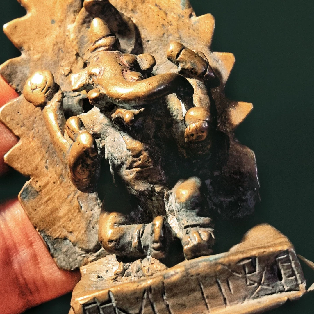 极为特殊帕拉风格象鼻财神铜像