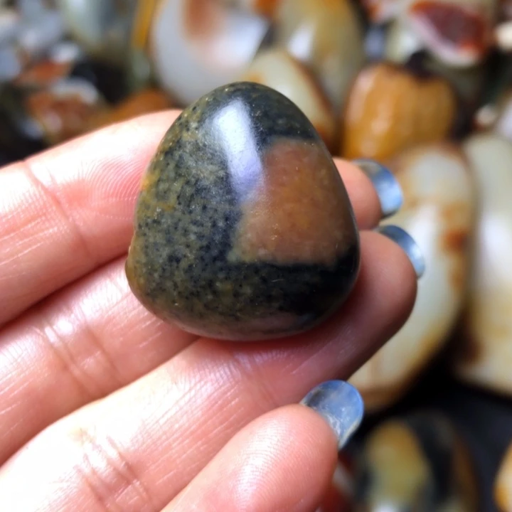 和田玉未镶嵌珠宝奇石