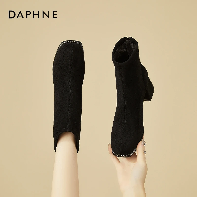 达芙妮绒面短靴女2025新款冬高跟瘦瘦靴加绒加厚粗跟马丁靴流光风