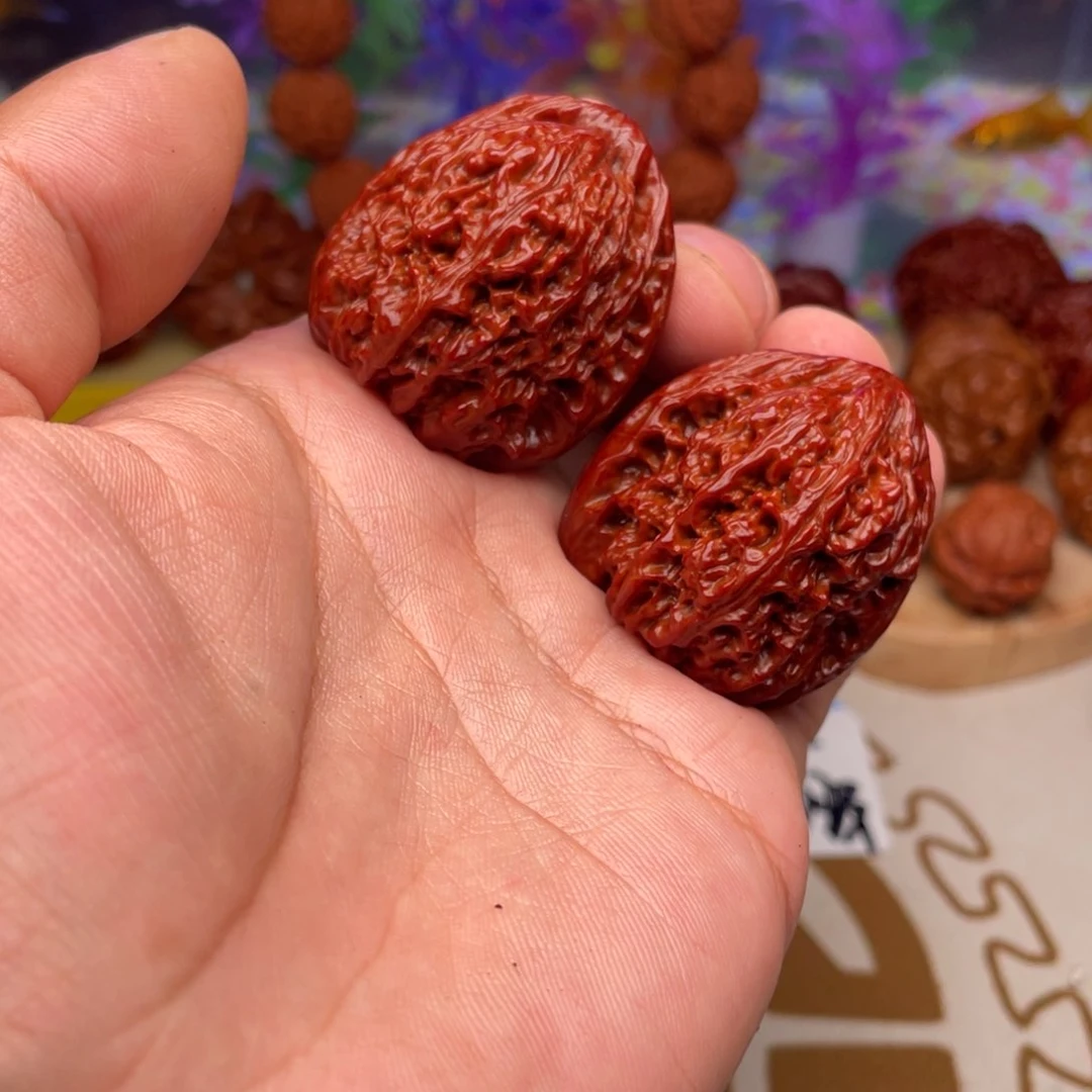 甜***啡文玩核桃把件南疆石红