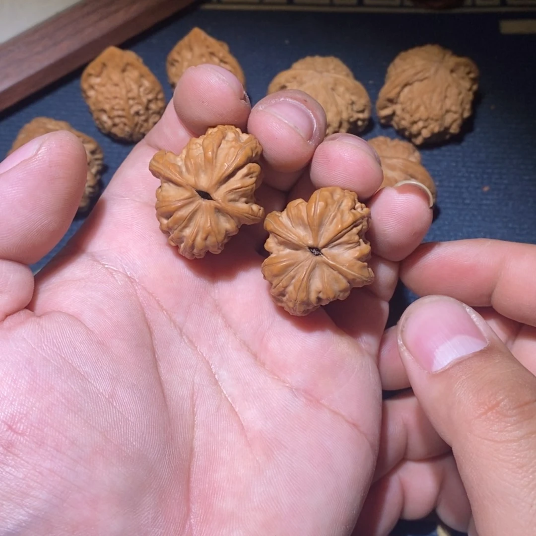 文玩核桃吊坠赤龙手捻