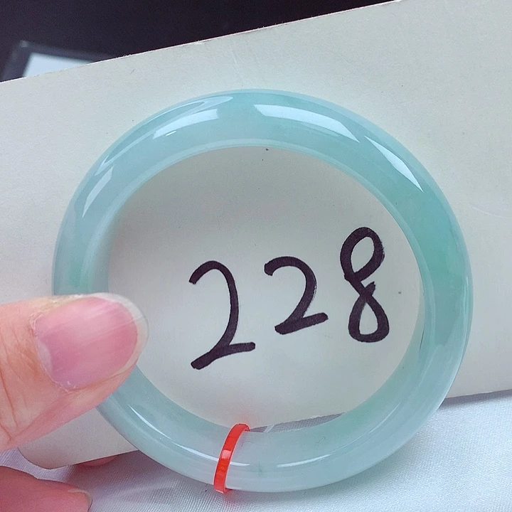 翡翠未镶嵌手镯翡翠