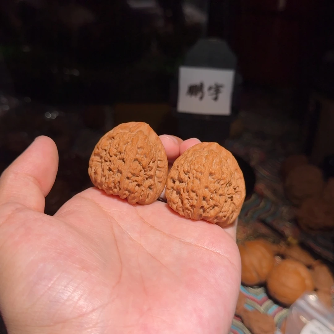 把件核桃1308号38三角南疆石南疆石