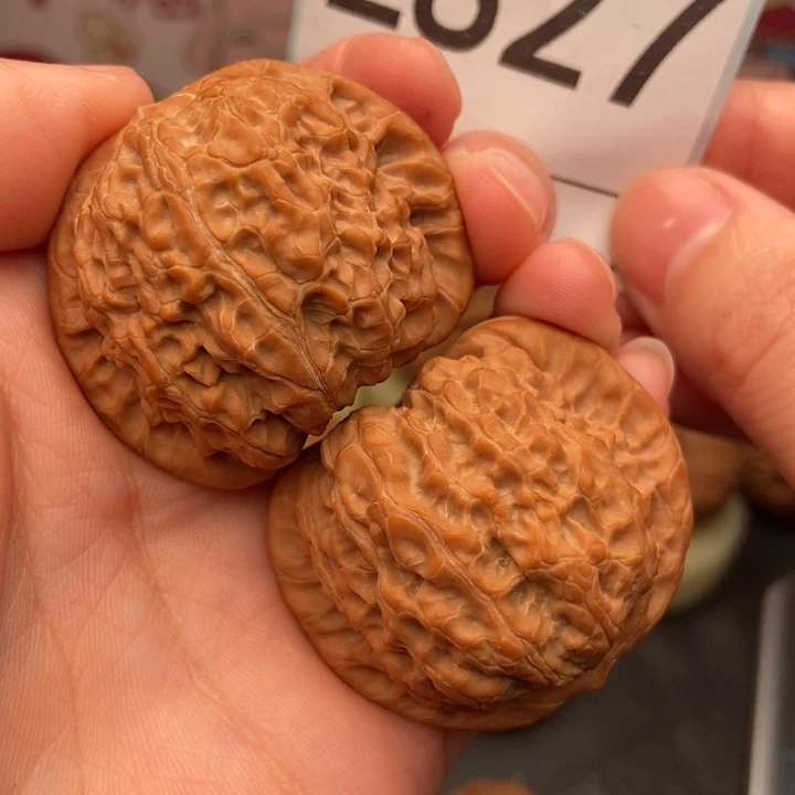 文玩核桃吊坠827血麒麟