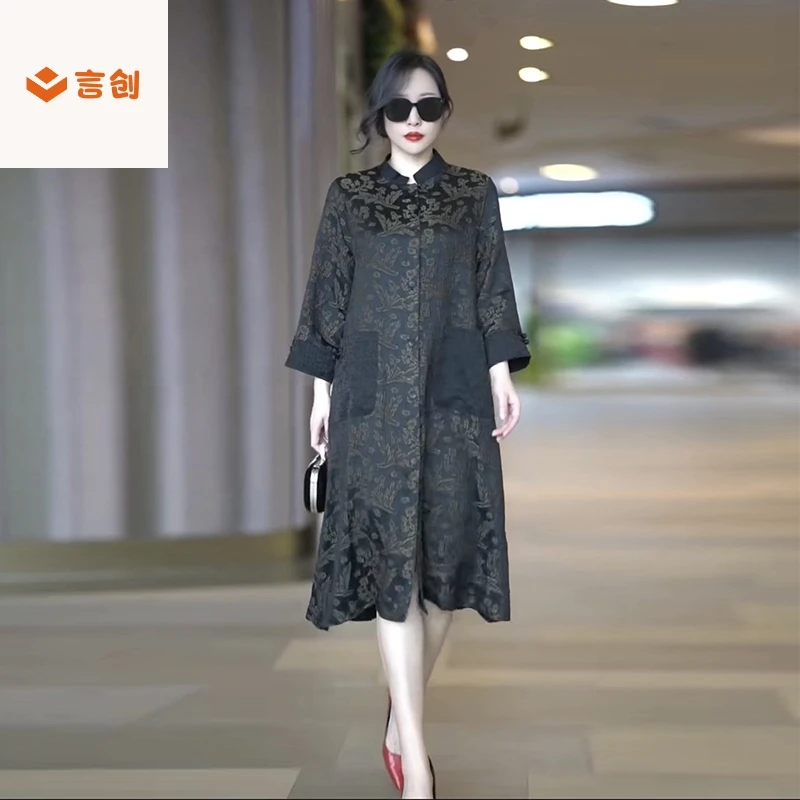 306115贵夫人薄风衣春夏新款阔版上衣妈妈宽松盘扣大码长款外套