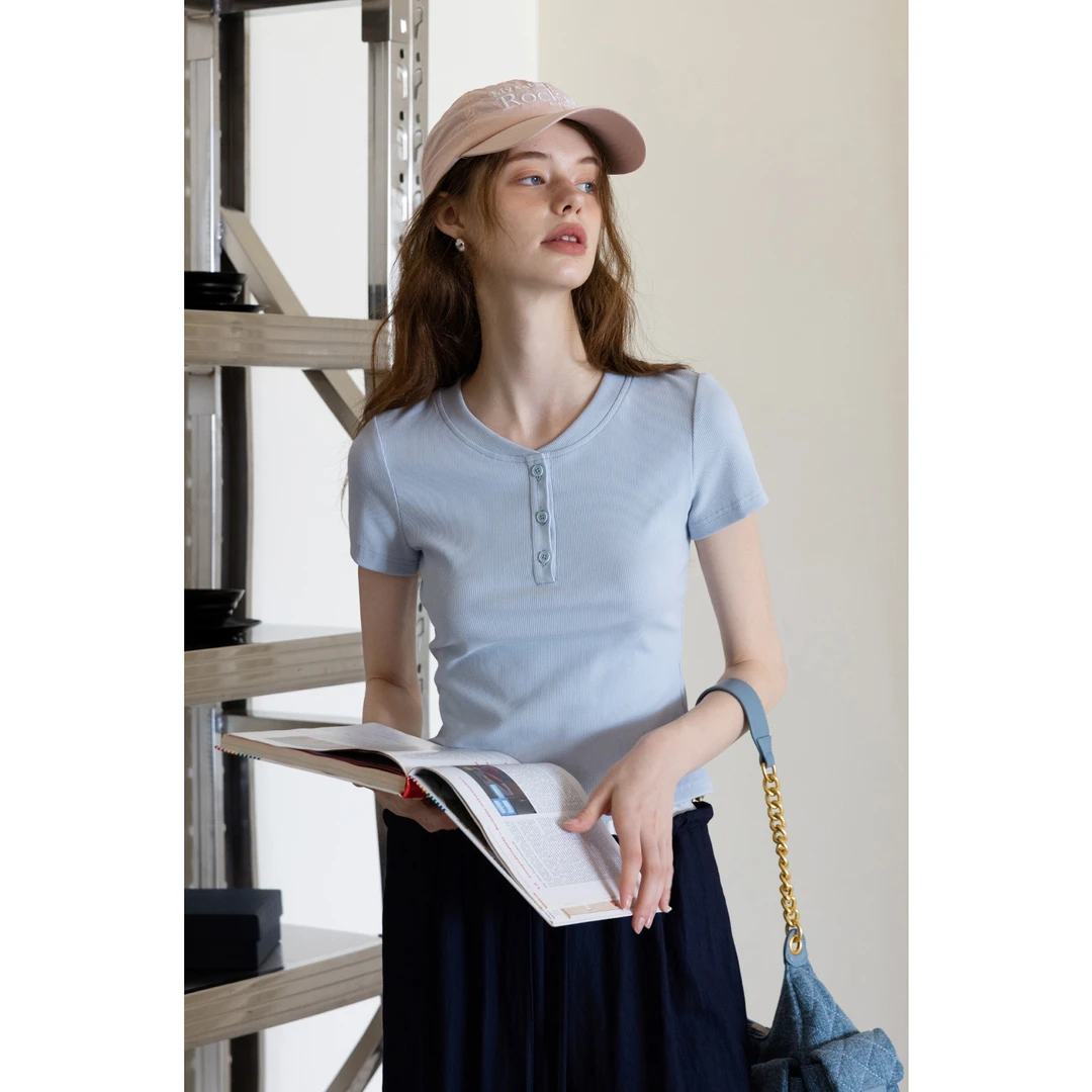 EGGKA【现现】三粒扣螺纹正肩T恤E25A3696YM