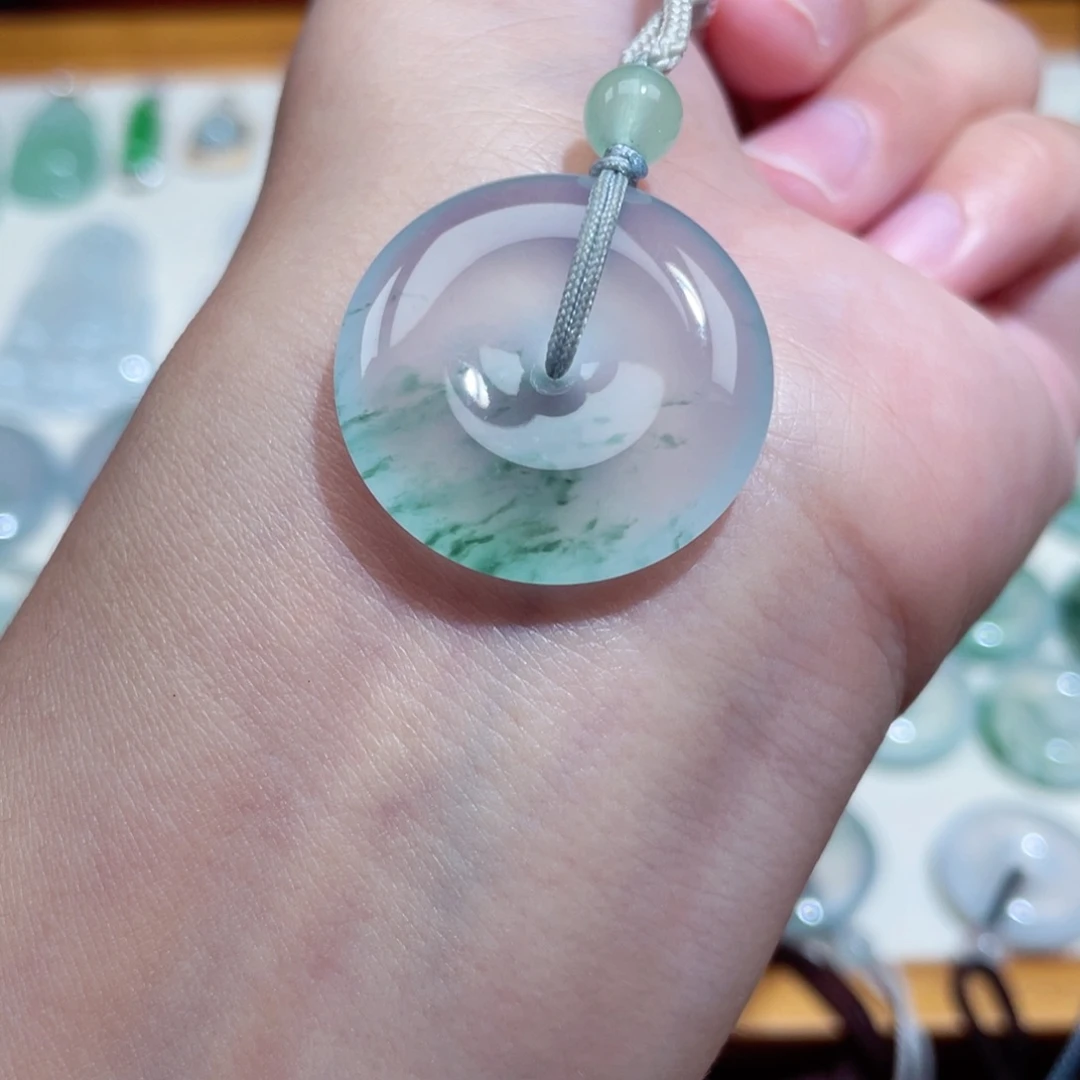 翡翠未镶嵌颈饰扣子