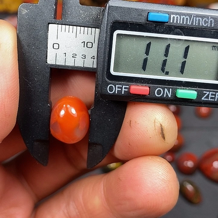 南红玛瑙未镶嵌车挂