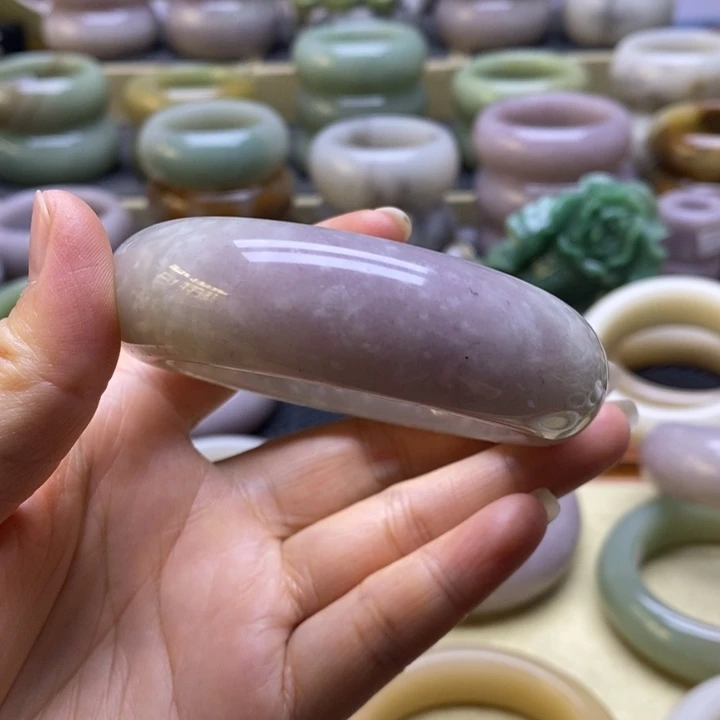 石英质玉未镶嵌手镯