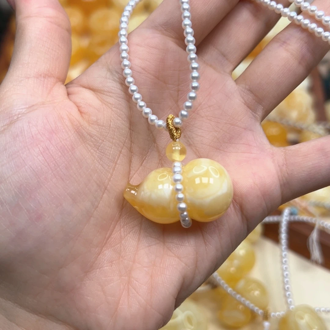 琥珀颈饰未镶嵌蜜蜡