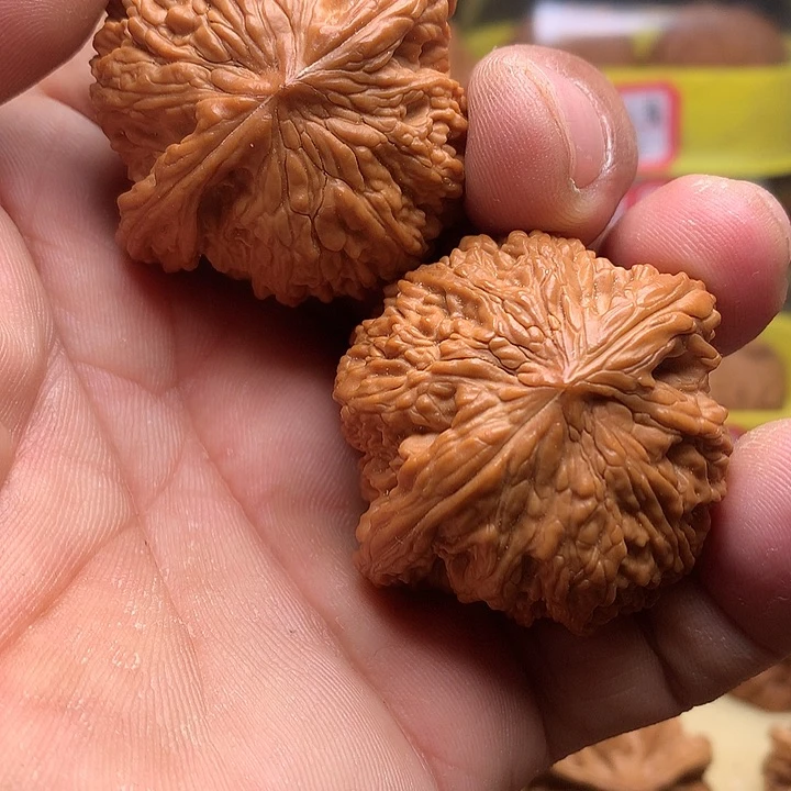 吊坠文玩核桃牡丹纹44.5