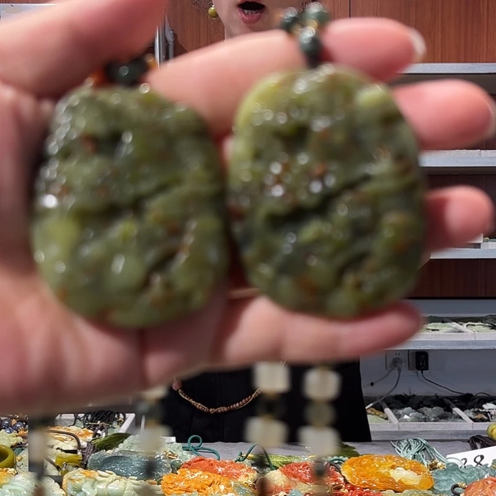 岫玉未镶嵌毛衣链