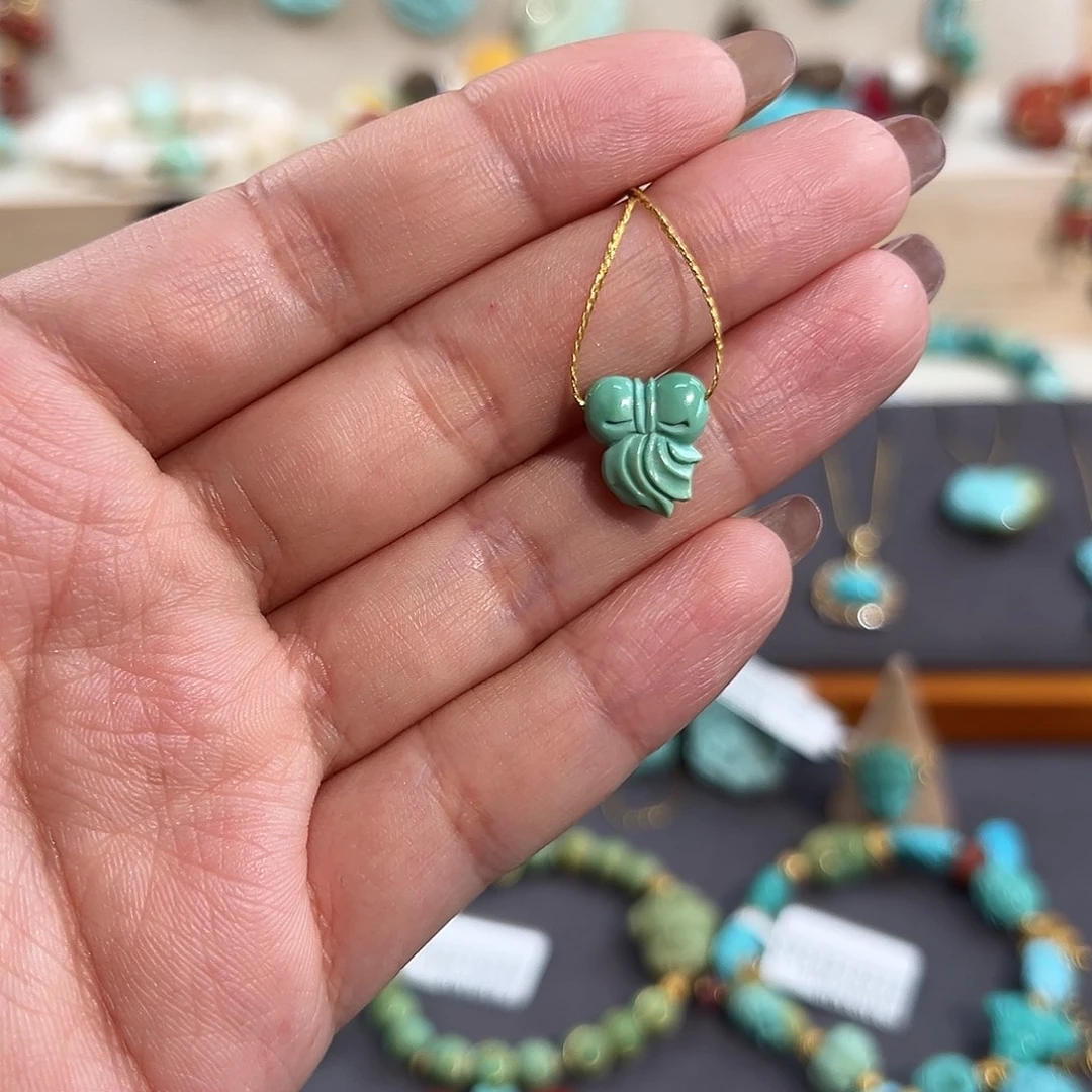 绿松石未镶嵌把件蝴蝶结配饰