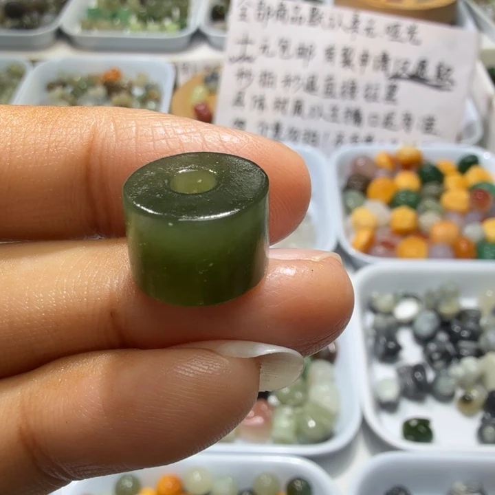 和田玉未镶嵌珠宝奇石