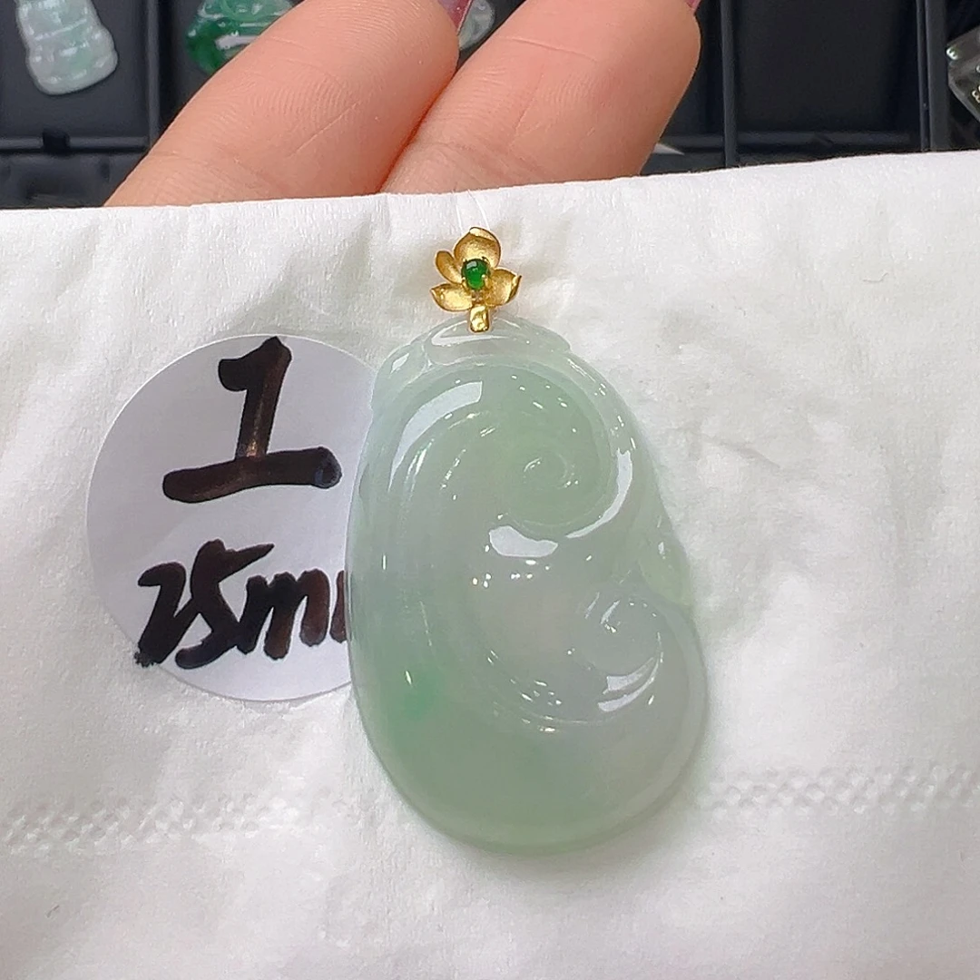翡翠18K金镶嵌颈饰
