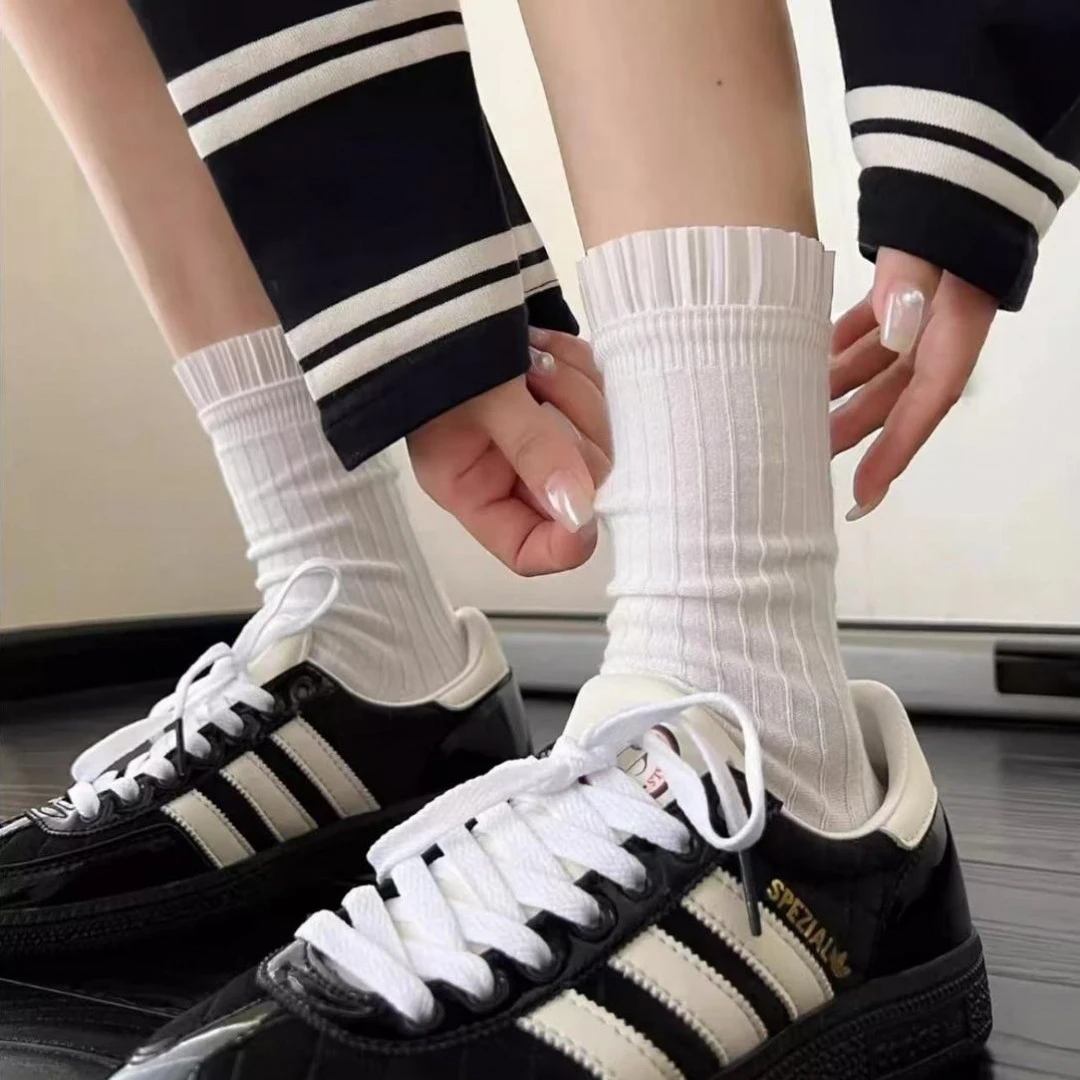 黑白双色立体褶皱精梳棉纯色设计师款潮流女袜学生ins韩版中筒