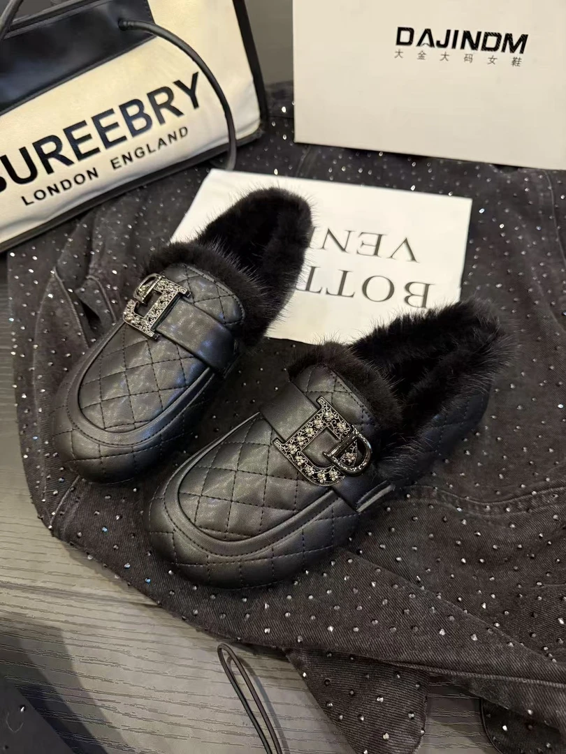 大金大码女鞋40-43小香风金属扣豆豆鞋