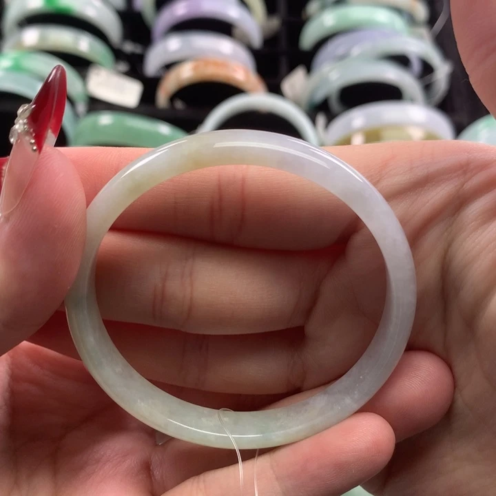 翡翠手镯未镶嵌公主