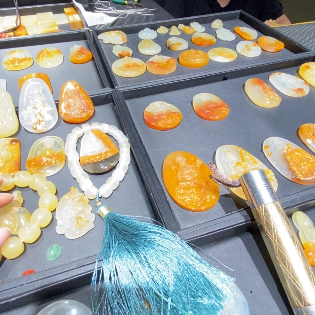 合金石英质玉（黄龙玉）车挂