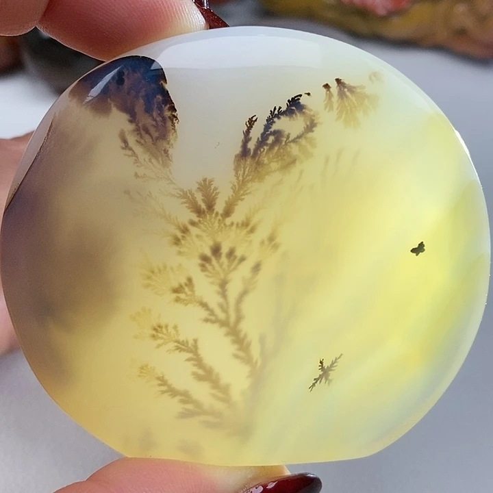 玛瑙/玉髓吊坠未镶嵌看****?