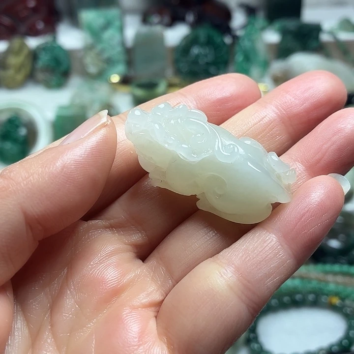 独山玉未镶嵌吊坠