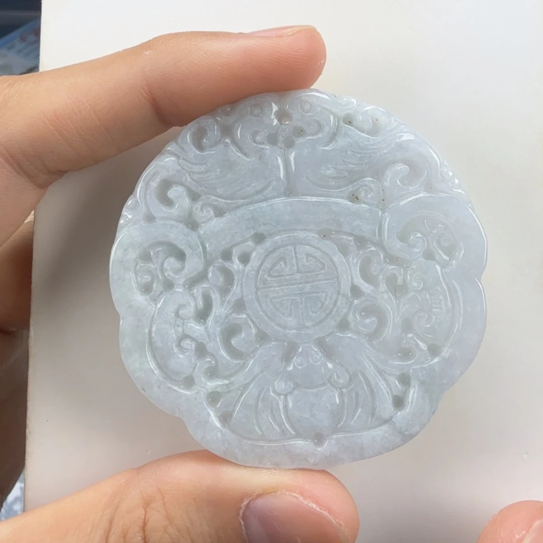 翡翠挂件未镶嵌翡翠